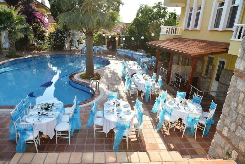 Mountain Valley Apart Hotel & Villas