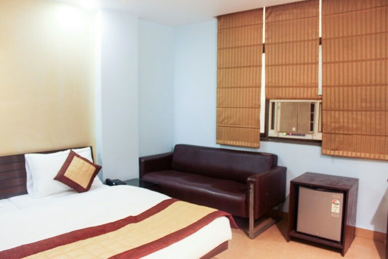 Oyo 6596 Hotel Flight Path