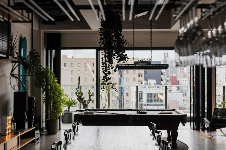 H Hotel
