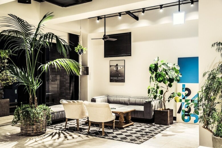 H Hotel