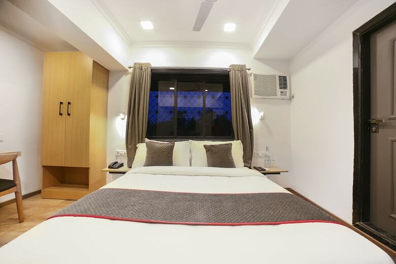 Hotel Oyo Flagship 573 Chakala Sahar Road