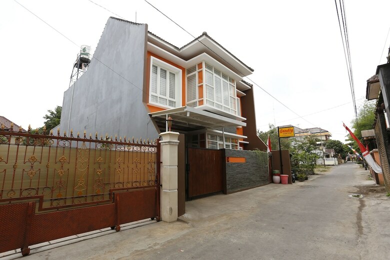 Hotel Reddoorz @ Condong Catur 3