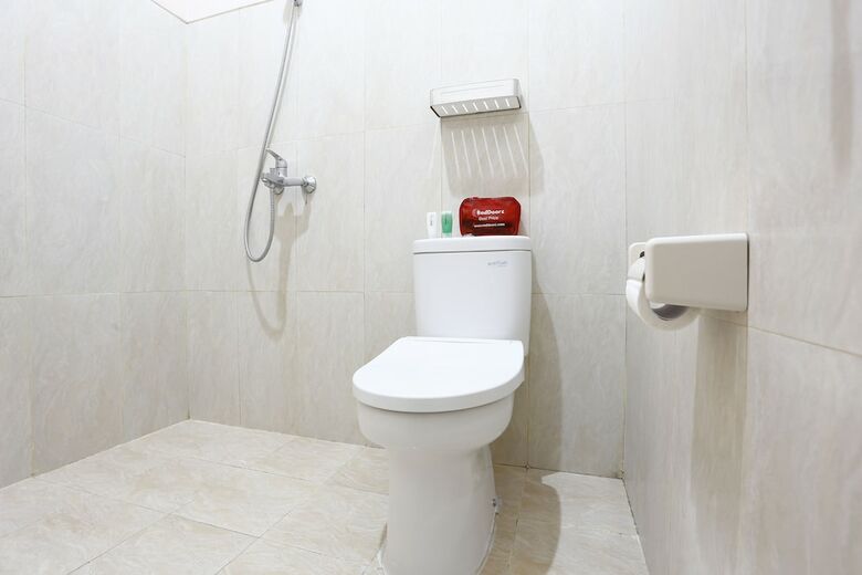 Hotel Reddoorz @ Condong Catur 3