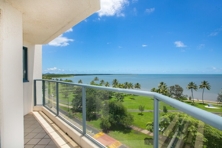 Apartamentos Cairns Oceanview At 181 The Esplanade 34