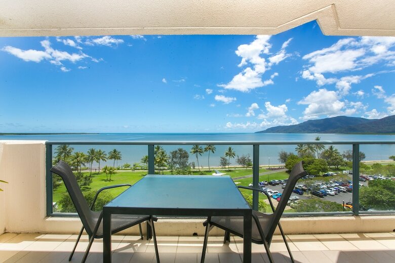 Apartamentos Cairns Oceanview At 181 The Esplanade 34