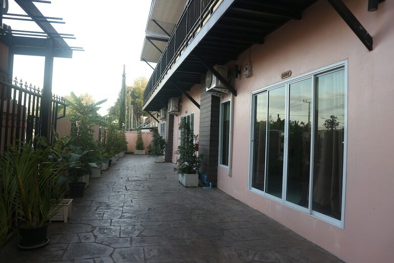 Hotel Anyavee Nam Mao Beach Resort
