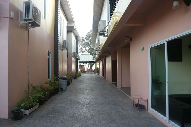 Hotel Anyavee Nam Mao Beach Resort