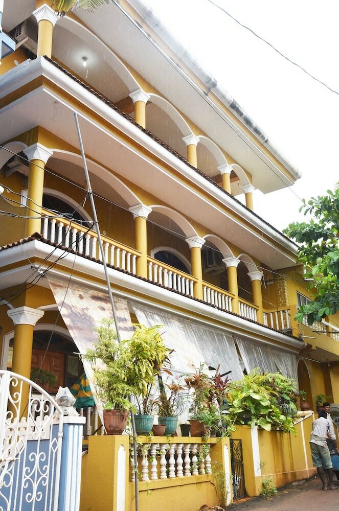 Hotel Smiley Baga Coast