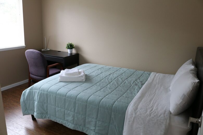Hotel Quiet Clean And Comfortable Room