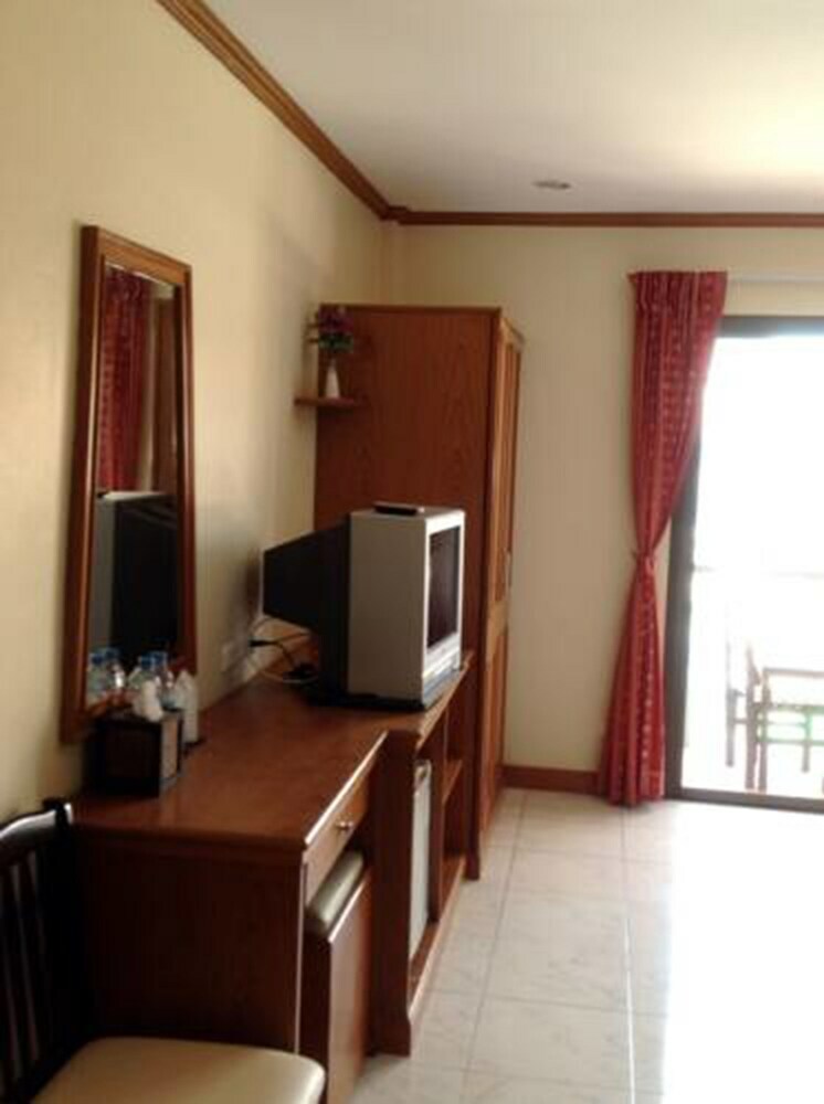 Hotel Baantonkhao Kata Beach