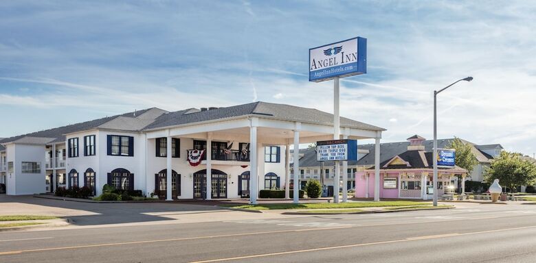 Hotel Angel Inn Near Imax