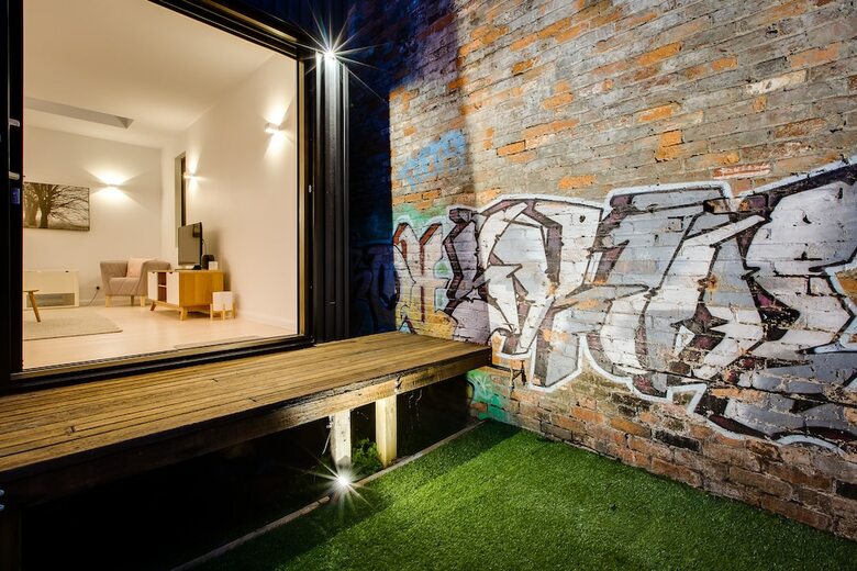 White Room Apartments
