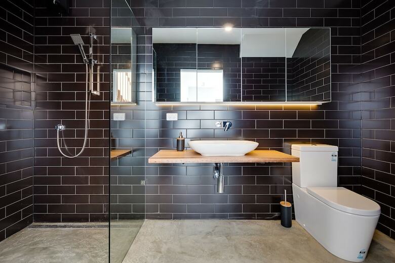 White Room Apartments