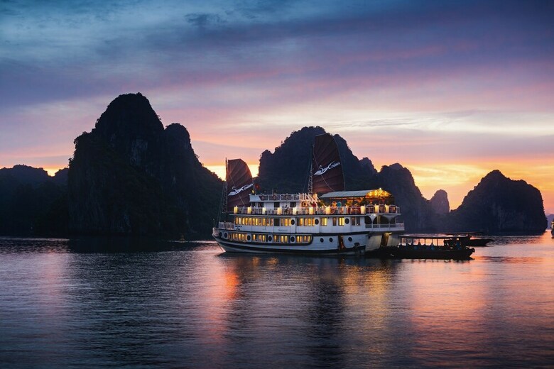 Swan Cruises Halong