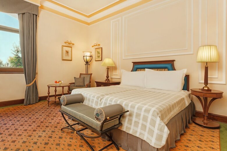Hotel The Oberoi Grand, Kolkata
