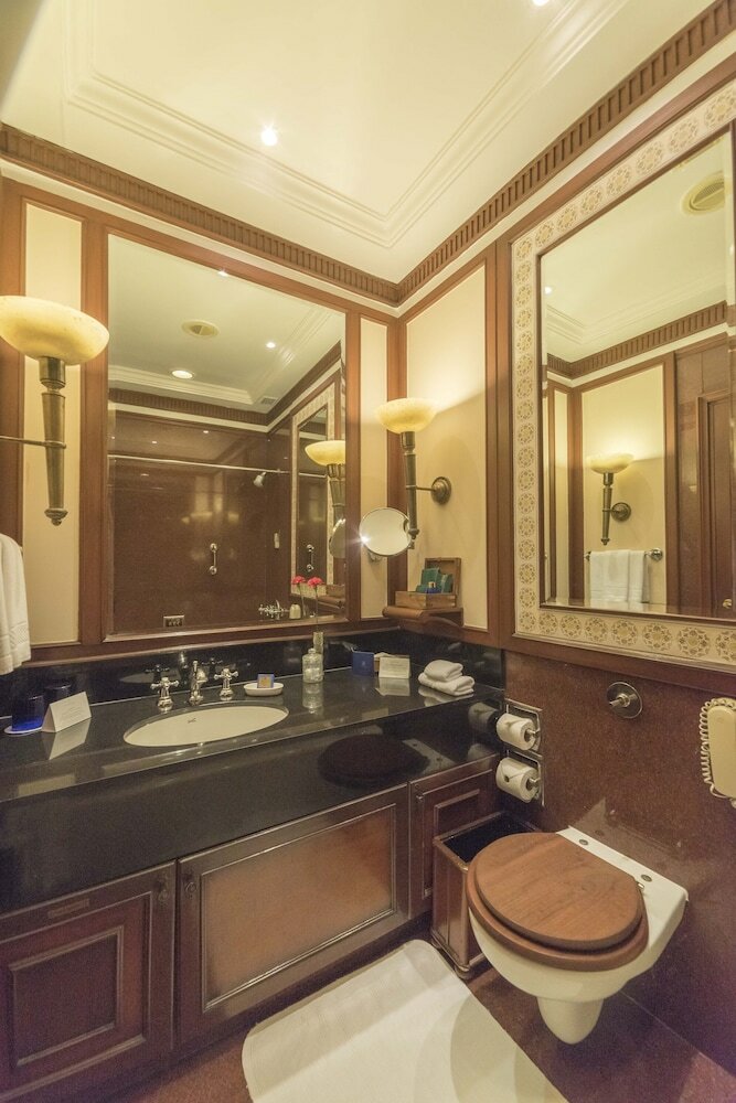 Hotel The Oberoi Grand, Kolkata