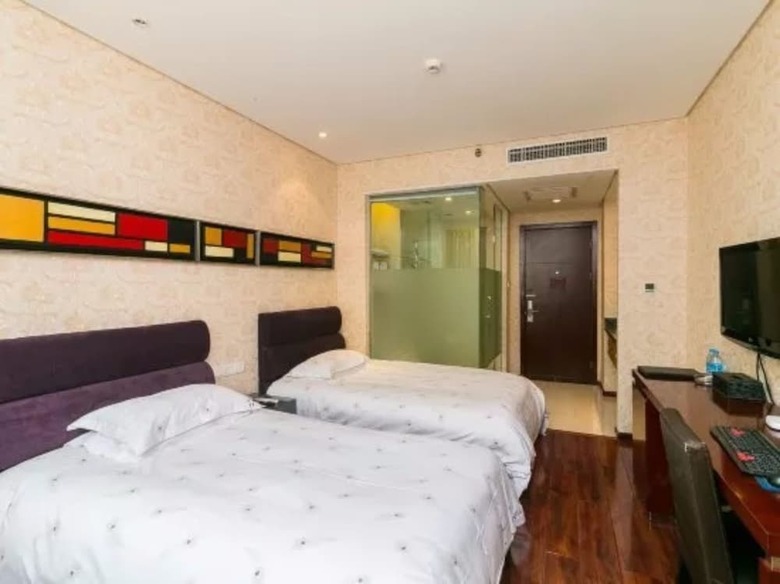 Yiwu Bai Heng Hotel