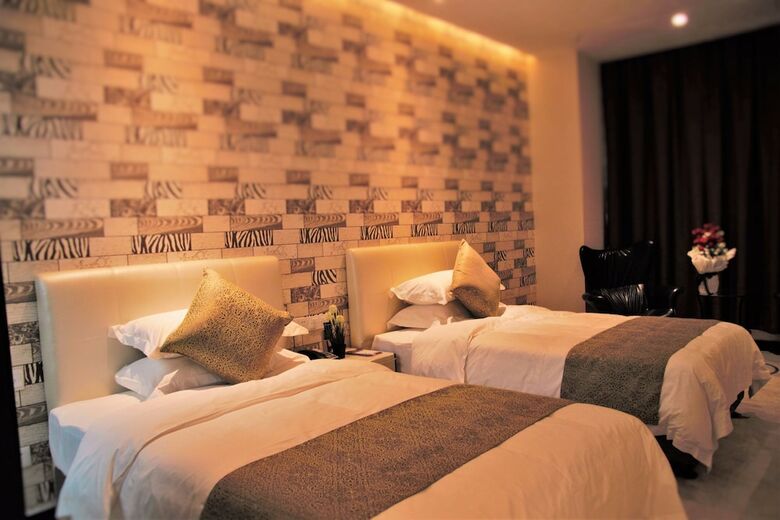 J Hotel