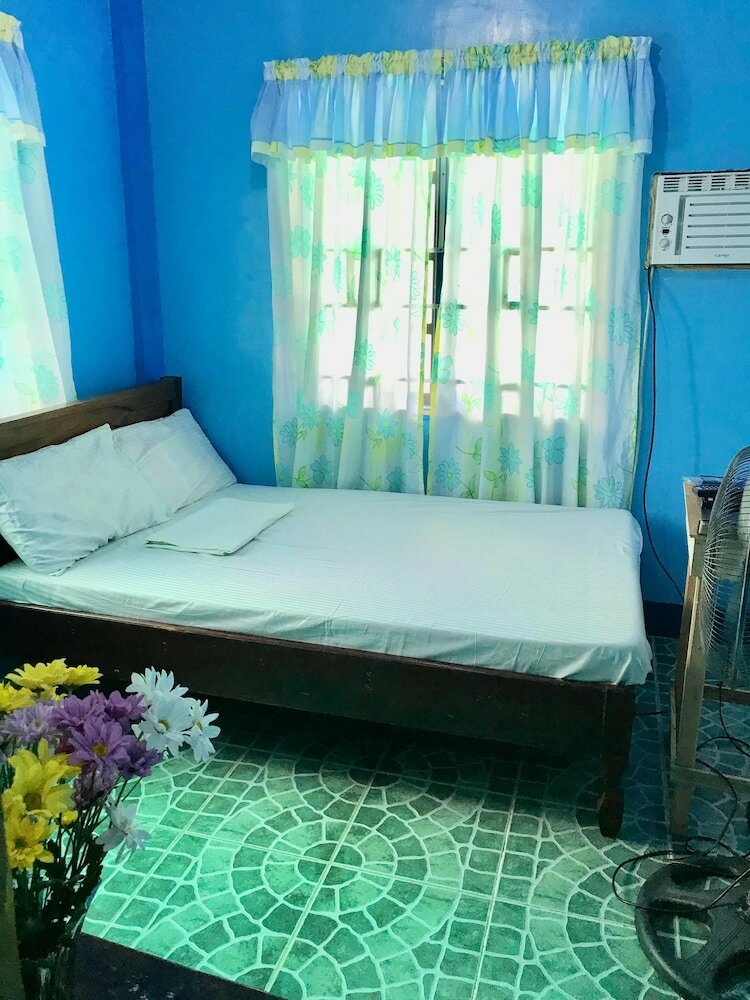 Dew Drop Inn Oceanside B&B