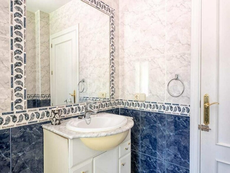 Villa Espa�a