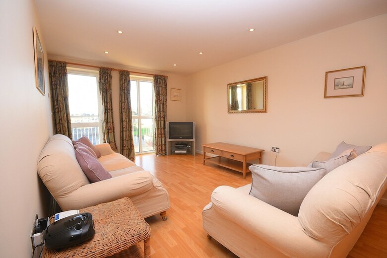 Town Or Country - Greenwich Apartments
