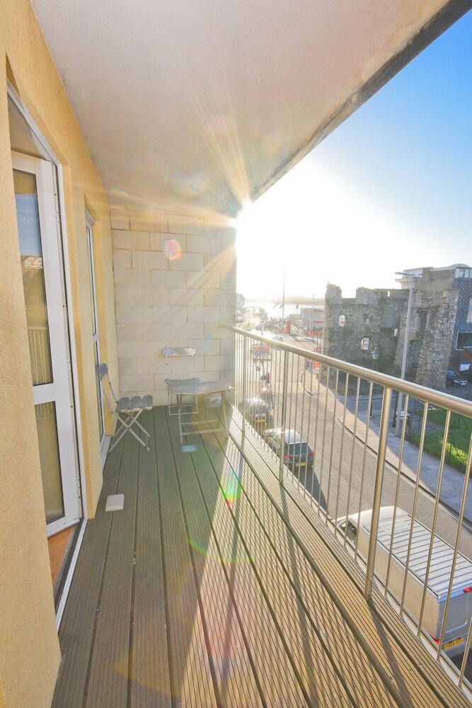 Town Or Country - Greenwich Apartments