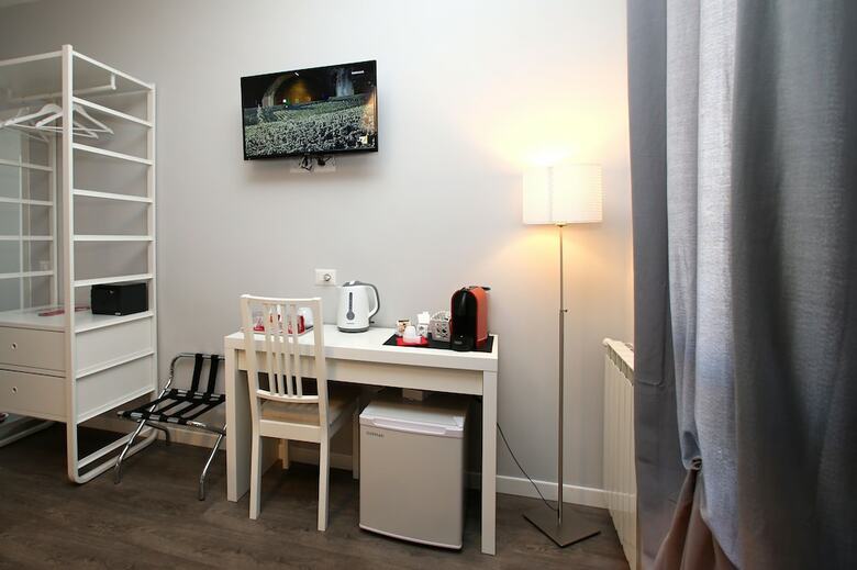 Hotel A 2 Passi Dai Musei Guest House
