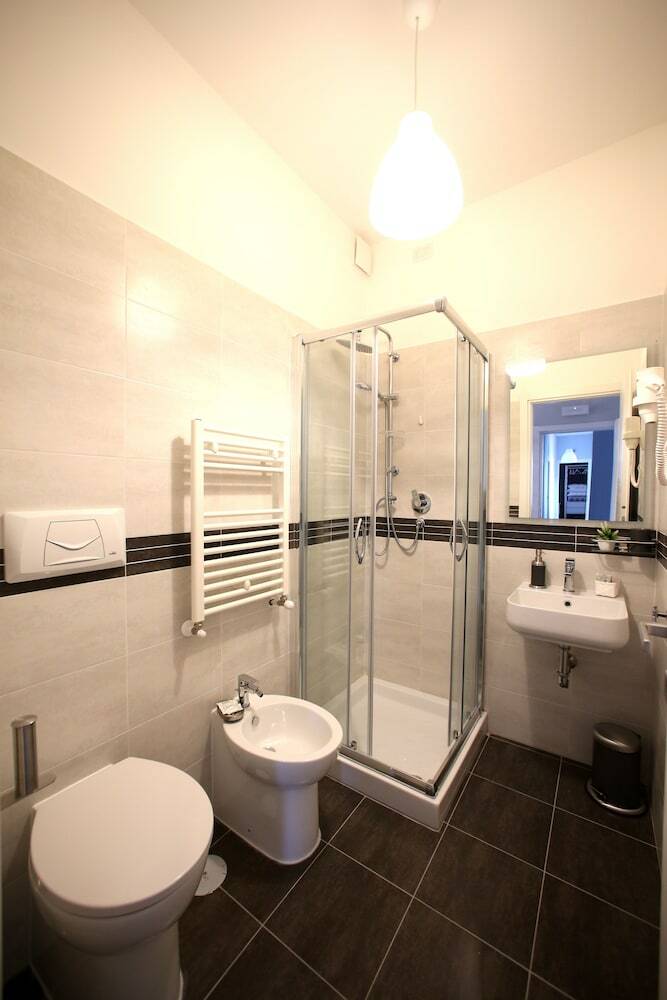Hotel A 2 Passi Dai Musei Guest House