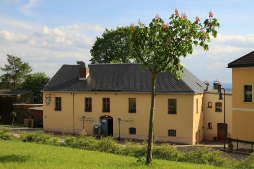 Hostal Pension Und Gastst�tte "zur Brausch�nke"