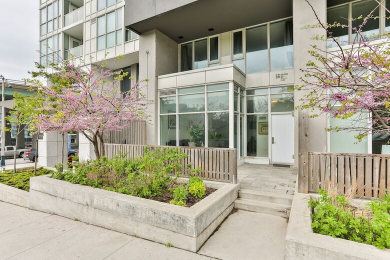 Gorgeous 2 Storey Townhouse