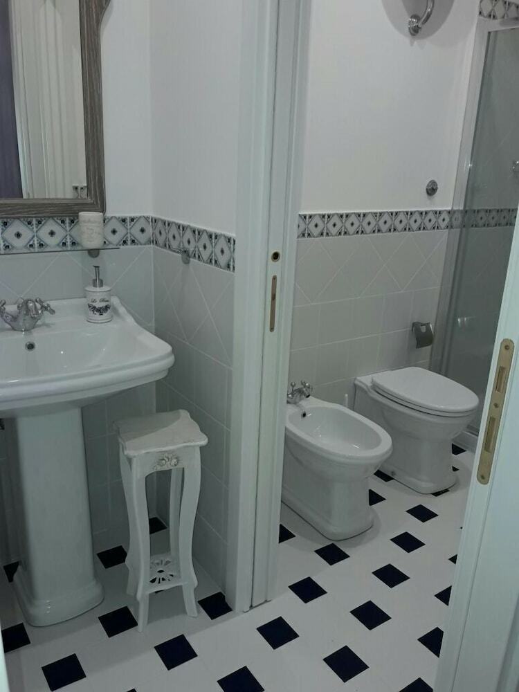 Hotel La Piazzetta Delle Regine