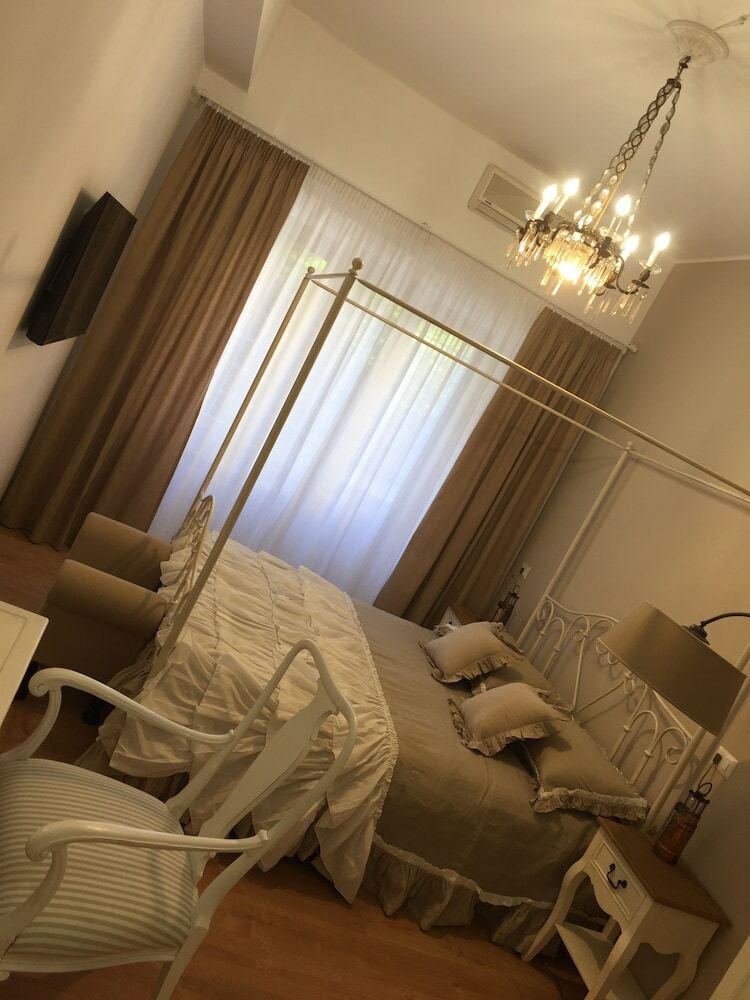 Hotel La Piazzetta Delle Regine