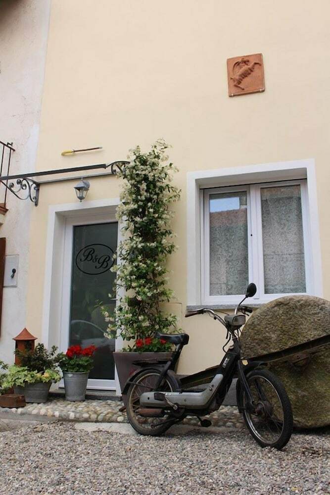 Bed & Breakfast La Piccola Corte Di Malpensa