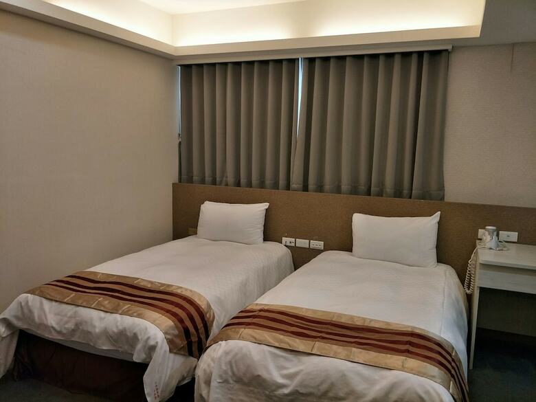 Shun-yi Hotel