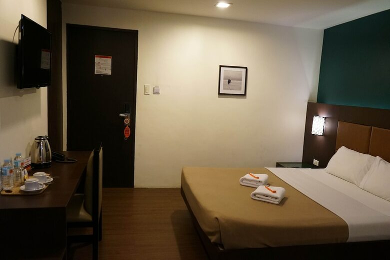 Tacloban Plaza Hotel