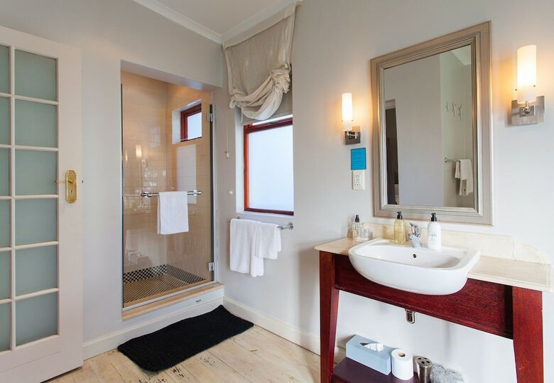 Hotel 5 Seasons Guest House