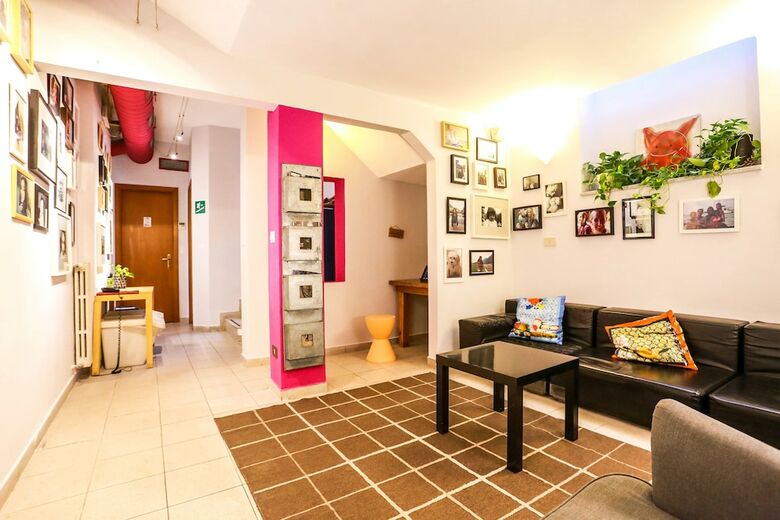 Hotel The Beehive