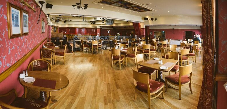 Farnham Arms Hotel