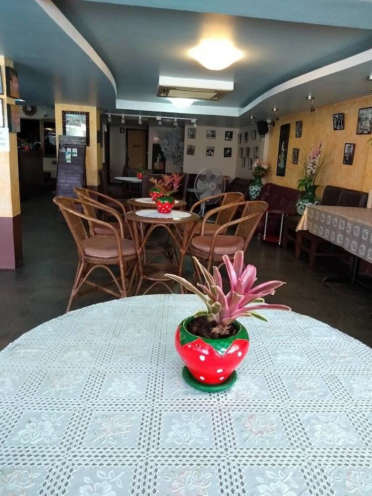 Hostal Starbright Court