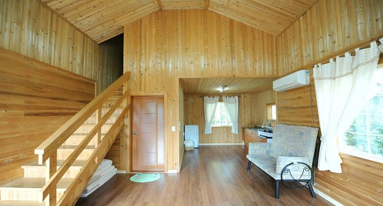 Jeju Log Pension