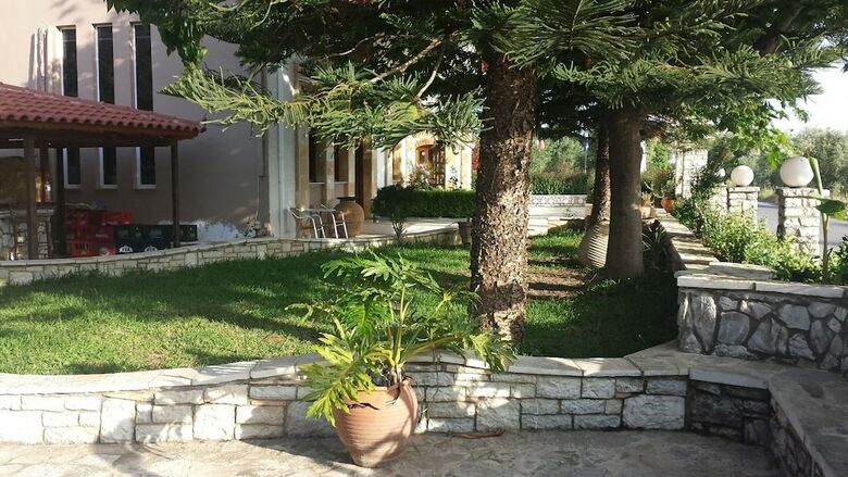 Kaiafas Lake Hotel