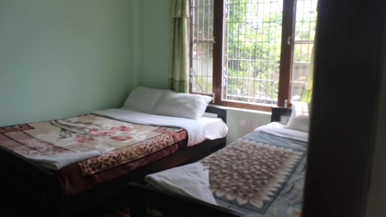 Hotel Harry Guest House & Restaurant