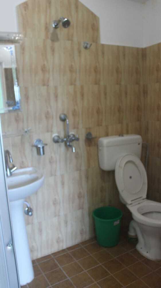 Hotel Harry Guest House & Restaurant