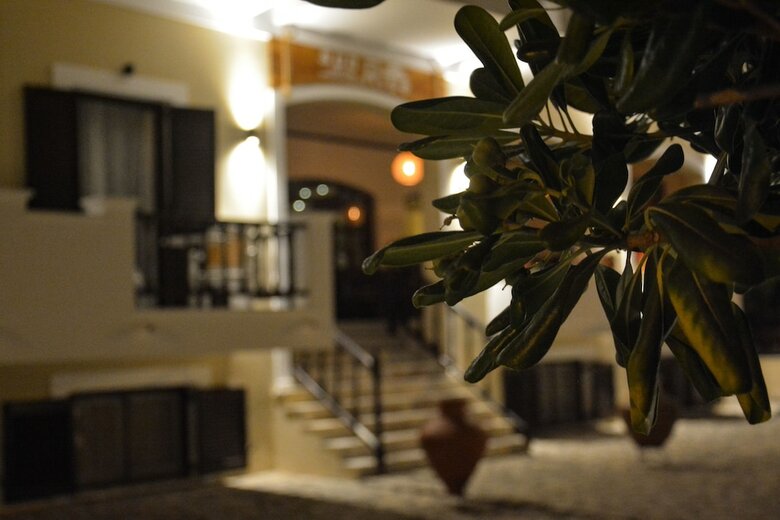Sunrise Hotel