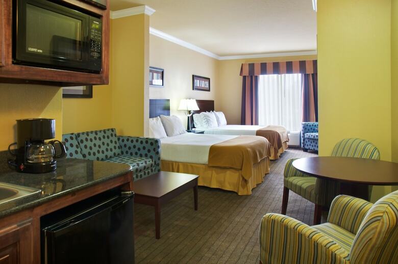 Holiday Inn Express Hotel & Suites Natchitoches