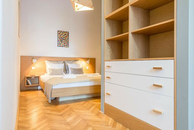 Oasis Apartments - Paulay Ede Street