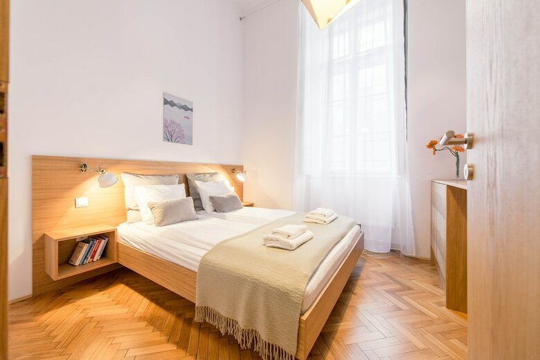 Oasis Apartments - Paulay Ede Street