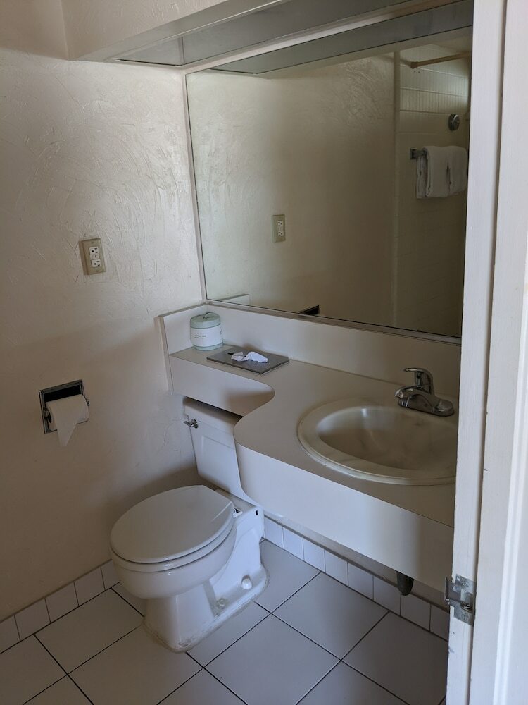 Hotel Golden Host Resort