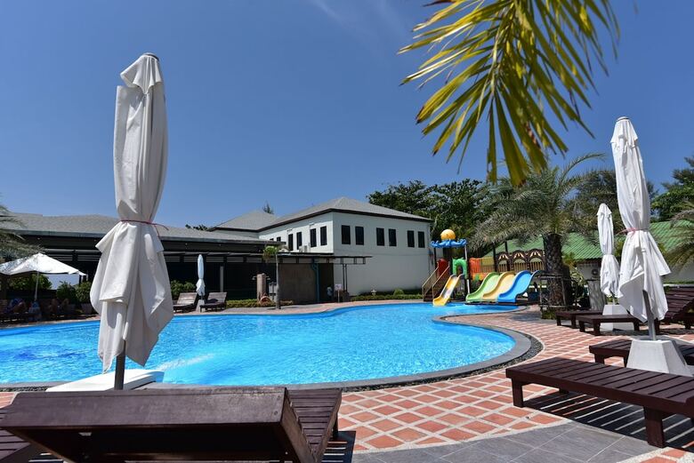 Hotel Varin Beach Resort