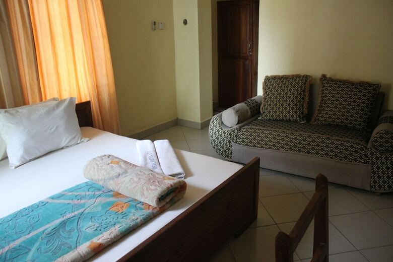 Ideal Hotel